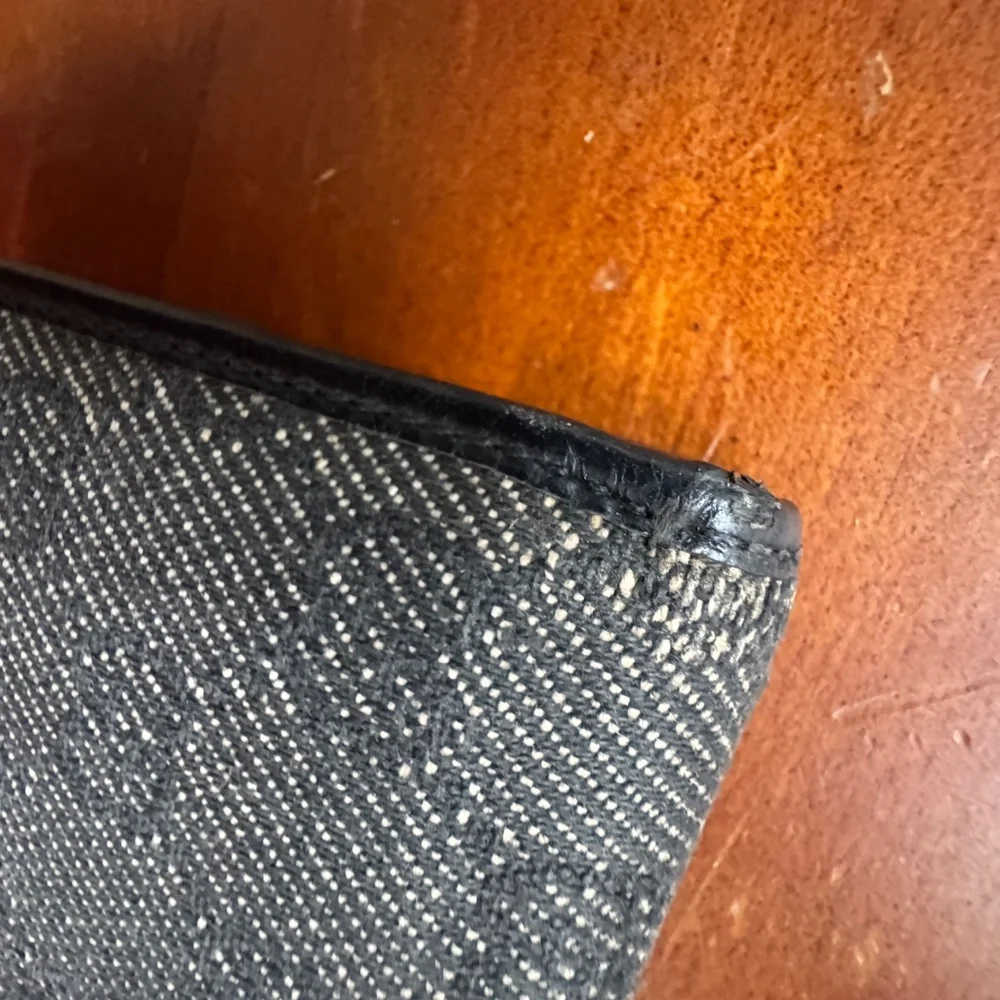 Gucci Vintage Bi-fold Wallet Gray & Black Monogram Canvas & Leather - Picture 14 of 14